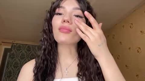 Lira online show from 04/16/26, 09:39