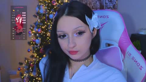 Lina online show from 12/26/24, 07:45