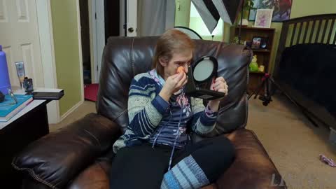 Snapshot of linzy19 chatting on 01/08/25, 06:52 Linzy19 online show from 01/08/25, 06:52