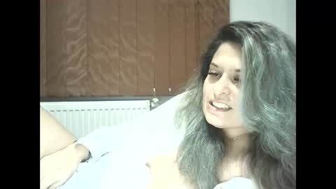 Snapshot of lionessmom chatting on 11/18/25, 11:15 lionessmom online show from 11/18/25, 11:15