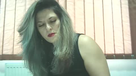 Snapshot of lionessmom chatting on 11/22/25, 09:08 lionessmom online show from 11/22/25, 09:08