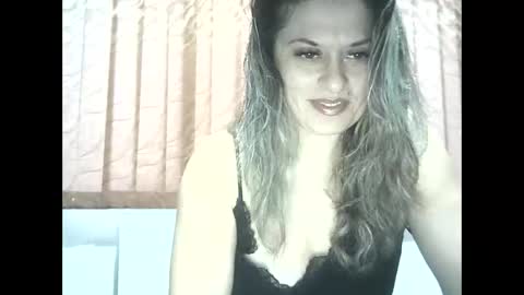 Snapshot of lionessmom chatting on 12/03/25, 07:27 lionessmom online show from 12/03/25, 07:27