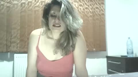 Snapshot of lionessmom chatting on 01/13/26, 10:04 lionessmom online show from 01/13/26, 10:04