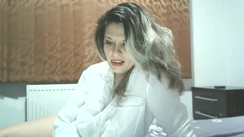 Snapshot of lionessmom chatting on 01/14/26, 08:03 lionessmom online show from 01/14/26, 08:03