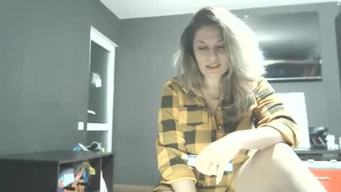 Snapshot of lionessmom chatting on 02/02/26, 09:57 lionessmom online show from 02/02/26, 09:57