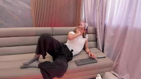 Lior evan online show from 11/14/25, 11:42