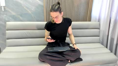 Lior evan online show from 11/27/25, 11:45