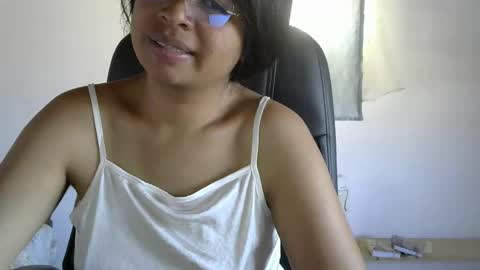 Snapshot of liora_selenex chatting on 04/29/26, 04:27 Liora selenex online show from 04/29/26, 04:27