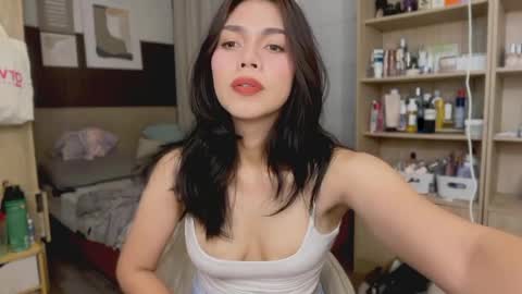 Snapshot of lioraeofophirxx chatting on 04/18/26, 03:21 Liora of Ophir online show from 04/18/26, 03:21