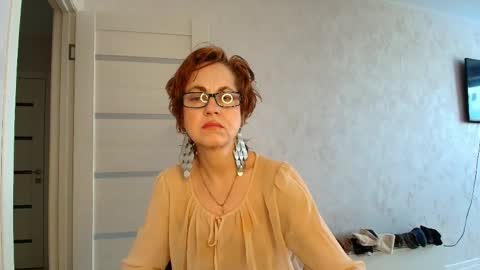 Snapshot of lioraweiss chatting on 04/28/26, 10:20 Liora Weiss online show from 04/28/26, 10:20