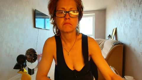 Snapshot of lioraweiss chatting on 05/20/26, 06:52 Liora Weiss online show from 05/20/26, 06:52
