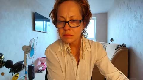 Snapshot of lioraweiss chatting on 05/27/26, 09:17 Liora Weiss online show from 05/27/26, 09:17
