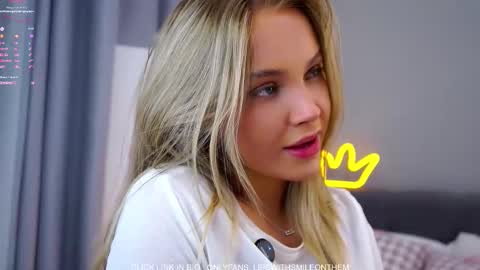 Amelia online show from 11/25/25, 01:05