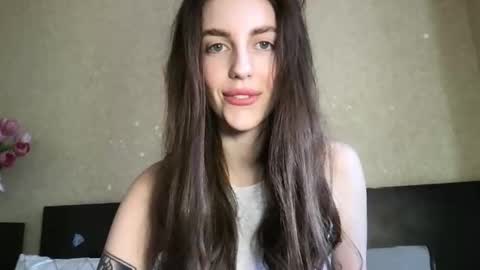 Snapshot of lipsylolly chatting on 02/23/26, 08:44 lipsylolly online show from 02/23/26, 08:44