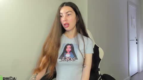 Lira revery online show from 12/01/25, 02:27