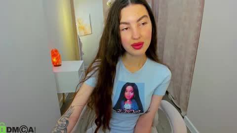 Lira revery online show from 12/05/25, 12:19