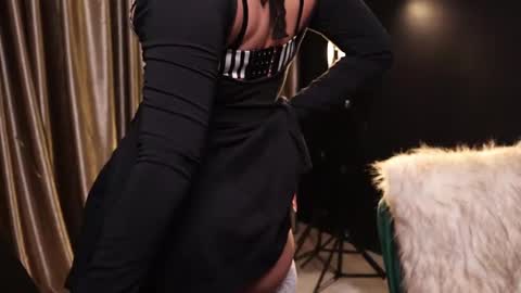 Lire online show from 01/13/25, 04:50