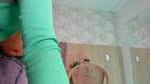 Snapshot of liriasweetie chatting on 04/17/26, 11:35 liria online show from 04/17/26, 11:35