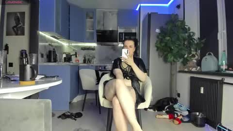 Snapshot of lisa__fox chatting on 10/04/25, 11:14 Lisa online show from 10/04/25, 11:14