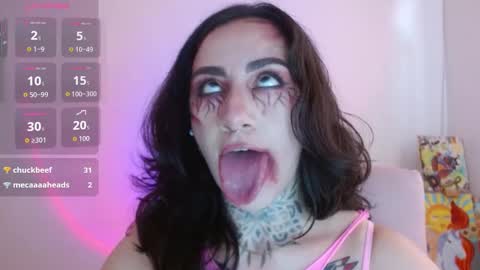 Lisa online show from 10/24/25, 09:33