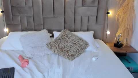 Snapshot of lisa_baker1 chatting on 03/11/25, 05:16 Lisa Baker online show from 03/11/25, 05:16