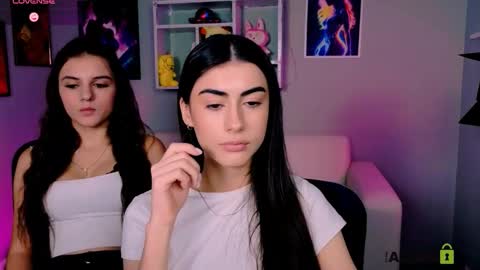 Snapshot of lisa_dark_ chatting on 11/12/25, 11:21 Lisa online show from 11/12/25, 11:21