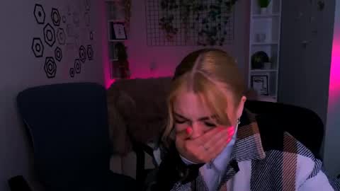 Lisa online show from 05/12/26, 09:39