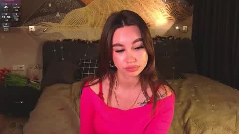 Snapshot of lisa_gotti chatting on 03/08/26, 10:46 hi Im Julia. Im 18 years old I like to play tennis and cook. online show from 03/08/26, 10:46