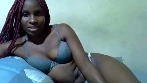 Snapshot of lisa_grifins chatting on 04/25/26, 01:41 lisa online show from 04/25/26, 01:41