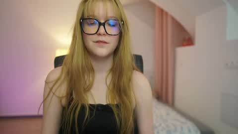 lisa mccoy  online show from 03/22/26, 07:06