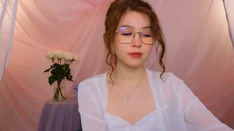 Snapshot of lisa_roses chatting on 02/03/25, 07:18 Lisa online show from 02/03/25, 07:18