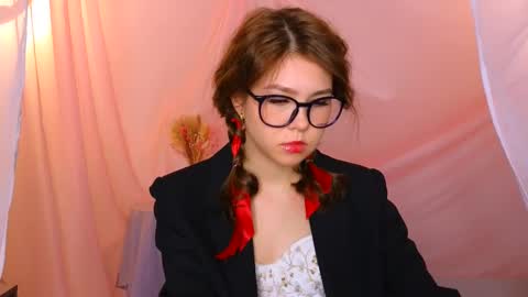 Snapshot of lisa_roses chatting on 02/15/25, 08:11 Lisa online show from 02/15/25, 08:11