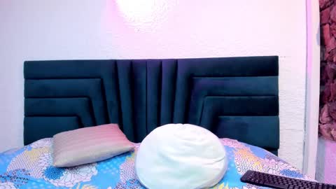 Snapshot of lisa_white_ chatting on 02/05/25, 09:18 lisa white online show from 02/05/25, 09:18