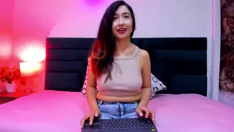 lisa white  online show from 03/19/26, 04:38