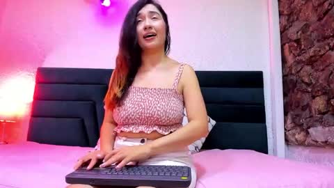 lisa white  online show from 03/21/26, 05:23