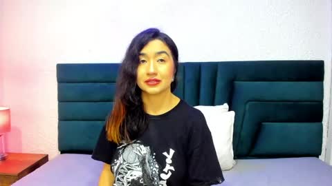 Snapshot of lisa_white_ chatting on 05/17/26, 08:27 lisa white online show from 05/17/26, 08:27