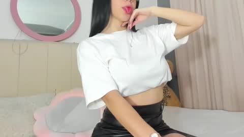 Snapshot of lisaa_a chatting on 03/01/25, 01:11 Lisa online show from 03/01/25, 01:11