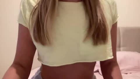 Snapshot of lisaflower1 chatting on 01/17/25, 01:35 Lisa online show from 01/17/25, 01:35