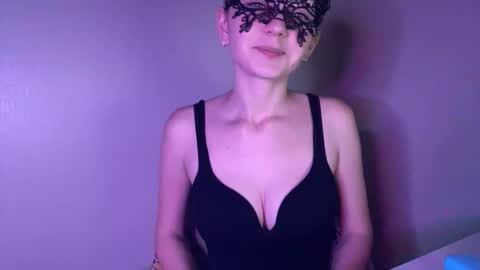Snapshot of lisafrazier chatting on 09/12/25, 05:35 Lisa online show from 09/12/25, 05:35