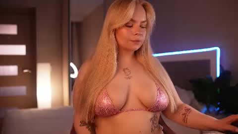 Lisa online show from 06/18/26, 07:19