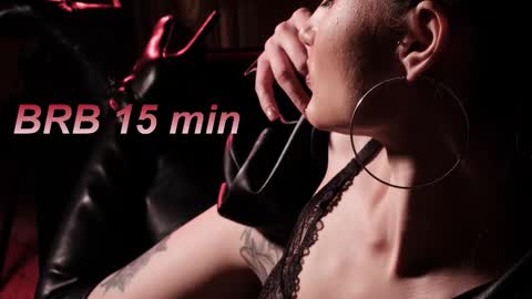 Lisa Moore online show from 11/11/25, 07:08