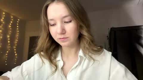 lisasmall online show from 06/19/26, 06:12