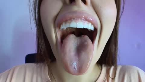 Lisbet online show from 12/15/25, 09:41