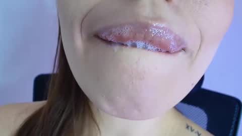 Lisbet online show from 12/18/25, 08:15