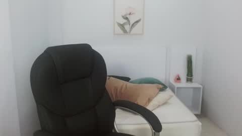 Liseth Fox online show from 01/31/25, 12:18