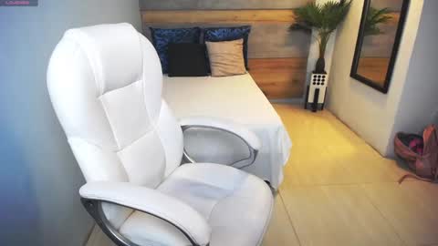 Liseth Fox online show from 02/22/25, 02:06