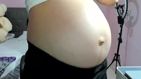 Andrea and Charlotte online show from 09/18/25, 03:41