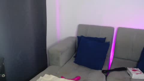 Snapshot of liss_petty chatting on 01/17/25, 08:34  Liss  online show from 01/17/25, 08:34