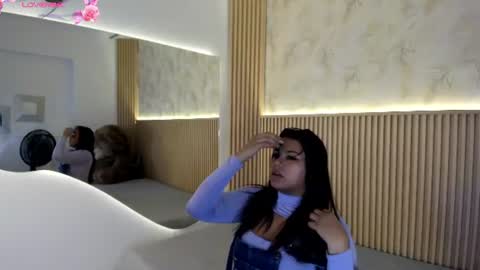 Snapshot of liss_reyes chatting on 06/17/26, 12:18 Liss online show from 06/17/26, 12:18