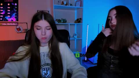 lissa_night online show from 10/14/25, 07:47